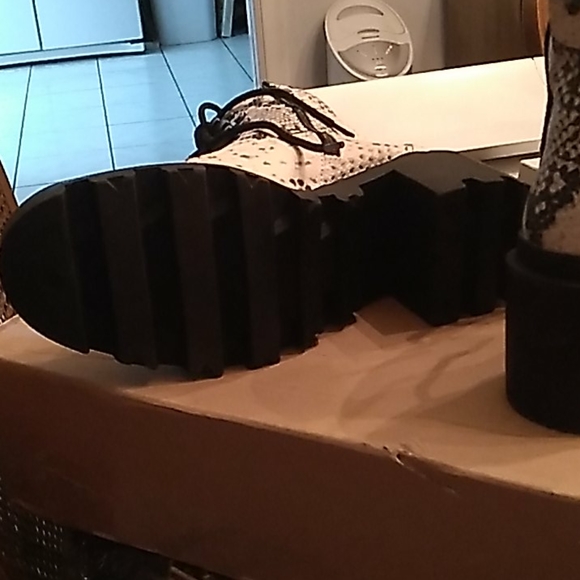 New Steve Madden Dillan - Picture 3 of 6